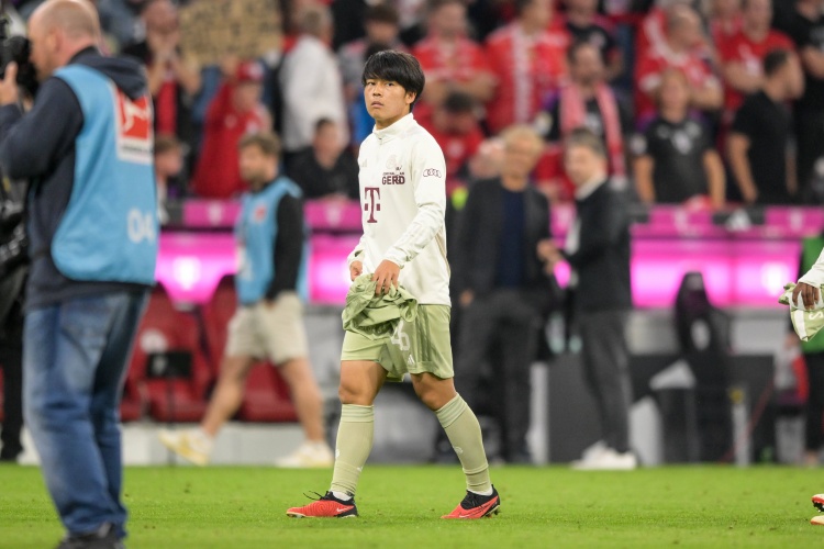 記者：拜仁20歲日本中場福井太智接近永久轉會葡超阿羅卡
